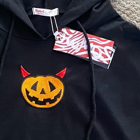 Romwe Black Jack O Lantern Crop Hooded Devil Ears Sweatshirt Long Sleeve M NWT - Picture 4 of 4